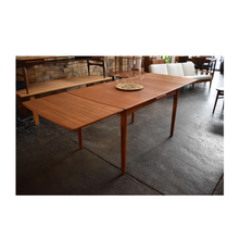 Load image into Gallery viewer, 3- Borge Mogensen Dining table in teak
