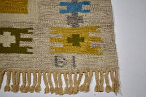 Vintage Flat weave hand woven gallery carpet