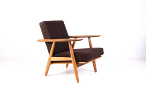 Hans J Wegner ”GE-240” Easy Chair by Getama